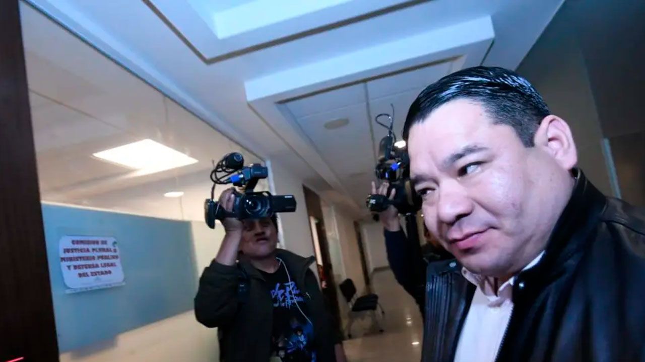 Fiscal Roger Mariaca llega al BCB  para participar como garante del diálogo entre el gobierno y la COB