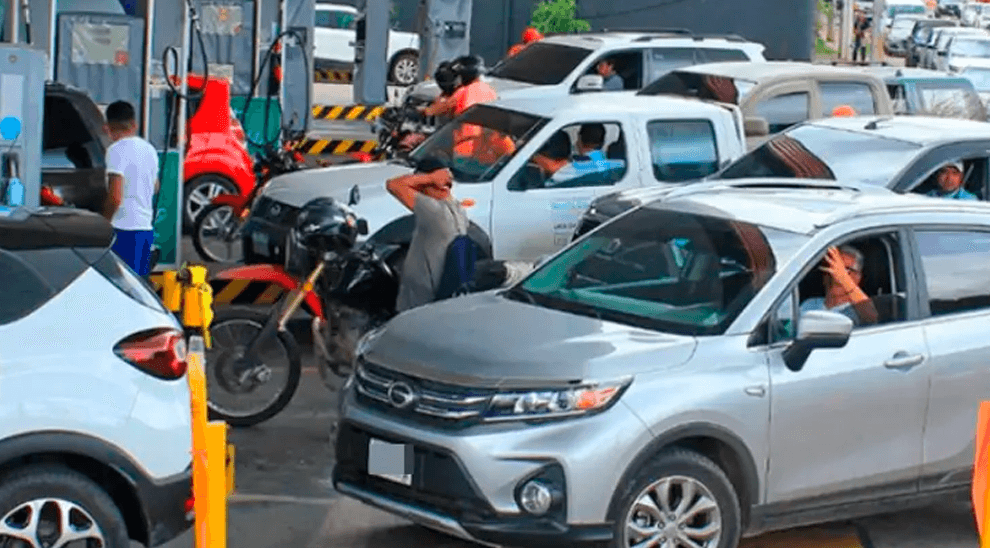 Asosur denuncia que YPFB no cubre demanda de combustible en Santa Cruz