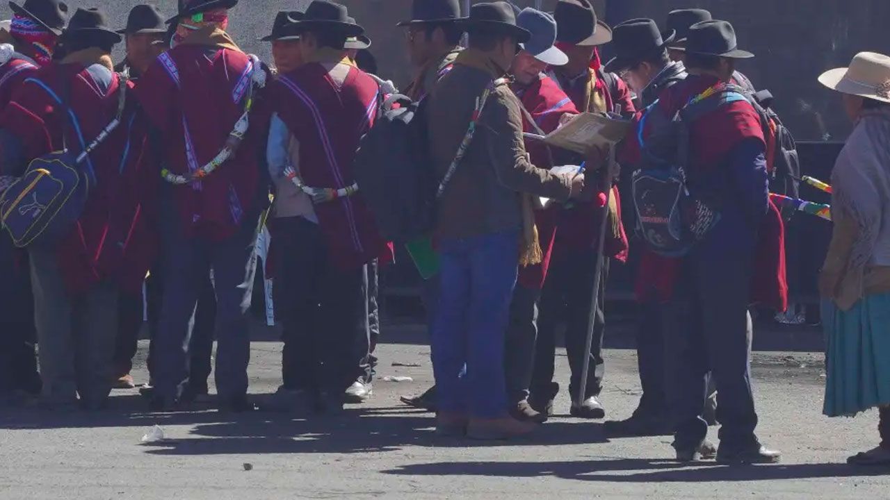 Túpac katari de ingavi exige la renuncia de rodrigo paz y anuncia más bloqueos