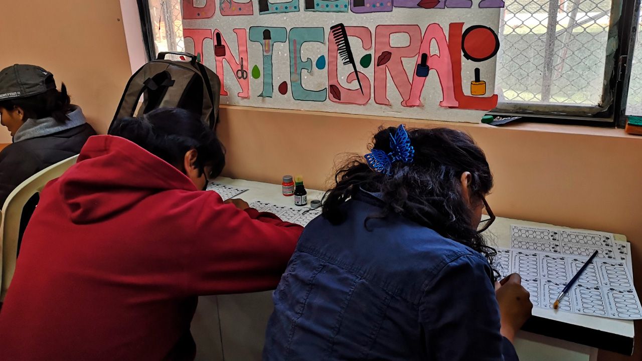 El Alto lanza cursos gratuitos de invierno para jóvenes