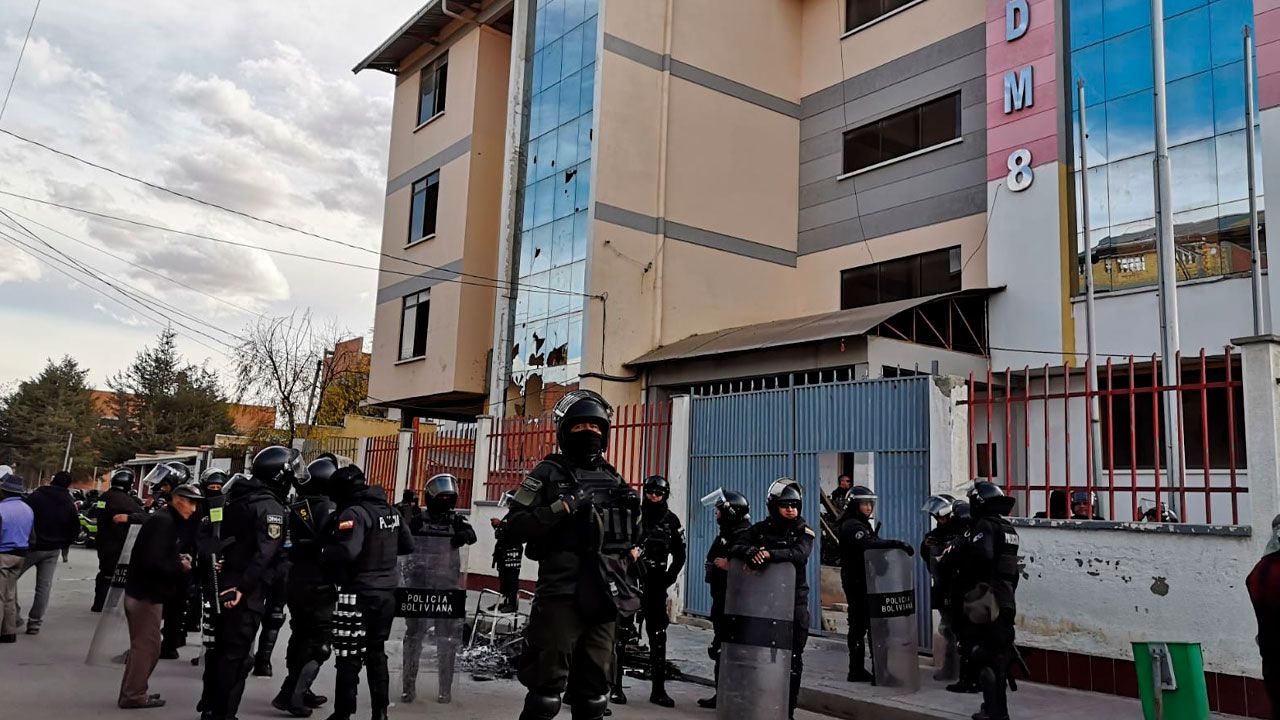 Reubican el SLIM y la defensoría del distrito 8 tras ataque a la subalcaldía