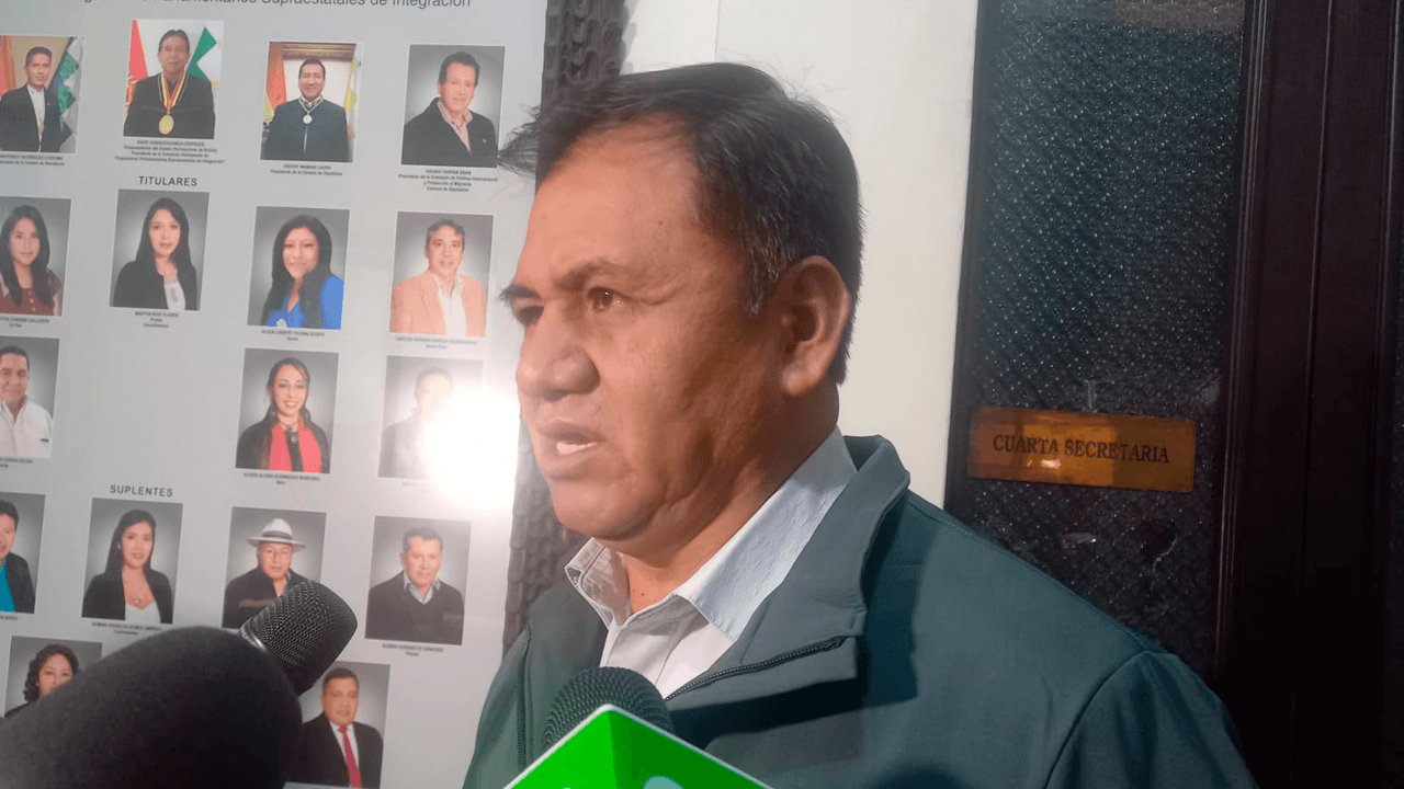 Senador del PDC exhorta a dirigentes de los Túpac Katari a deponer actitudes intransigentes y abrirse al diálogo