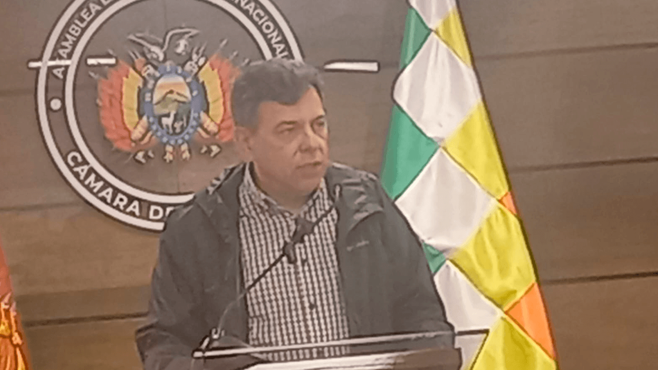 Presidente del Senado informa aprobación de declaración camaral en rechazo a la injerencia externa y exige investigar a activistas argentinos