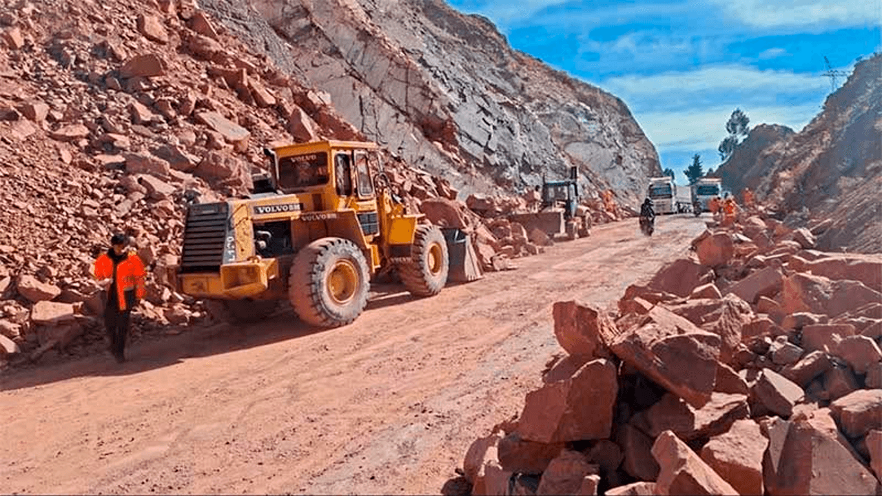 Retórica oficialista de reconstrucción económica choca contra la quiebra productiva