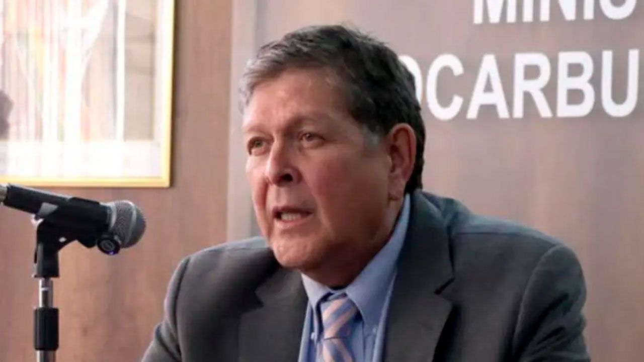 Ministro de hidrocarburos: Bolivia debe más de $us 500 millones por combustible recibido a crédito
