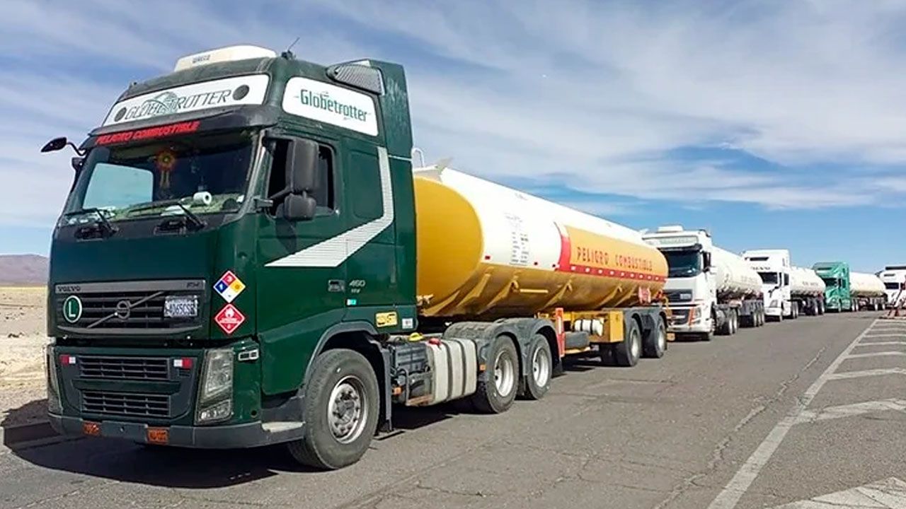 Presidente Paz garantiza control de calidad del combustible antes de su distribución