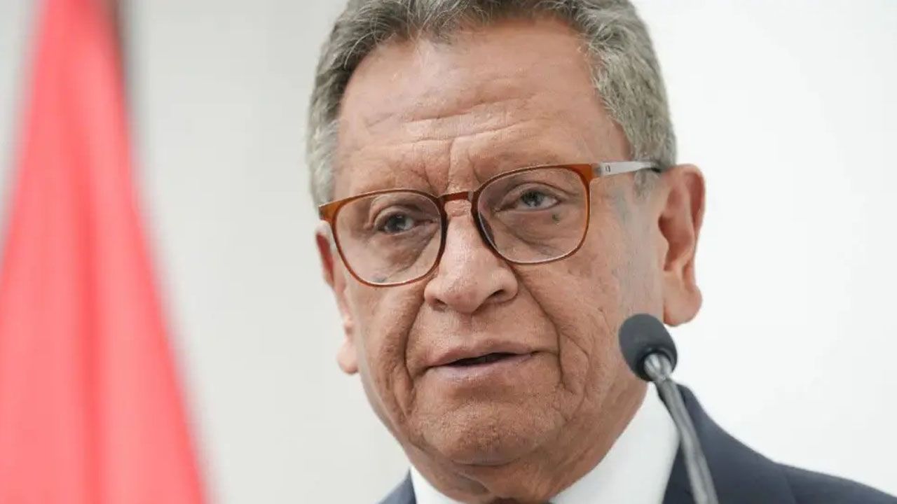 Suspenden sin fecha las interpelaciones al ministro Oviedo por operativos y lucha antidroga