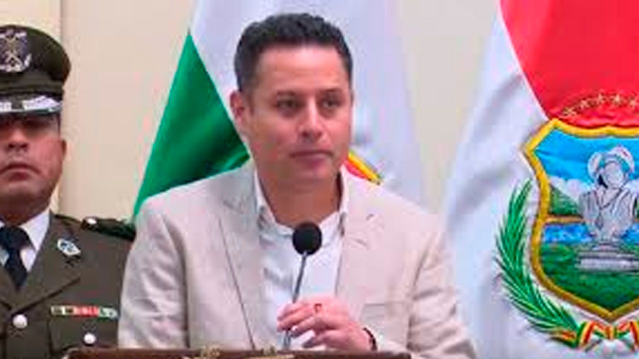 Vicepresidente presenta proyecto de jubilación al 100% para la Policía
