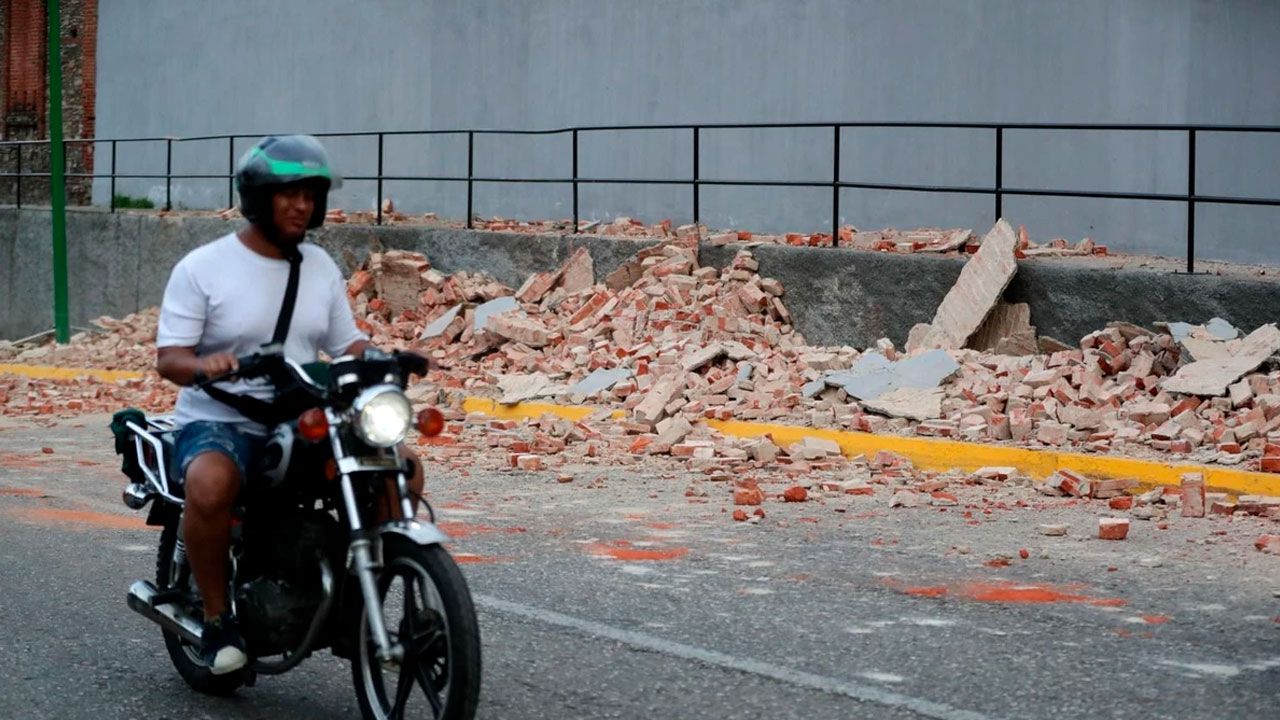 Terremoto de magnitud 7,5 sacude Venezuela y activa alerta de tsunami que luego fue cancelada
