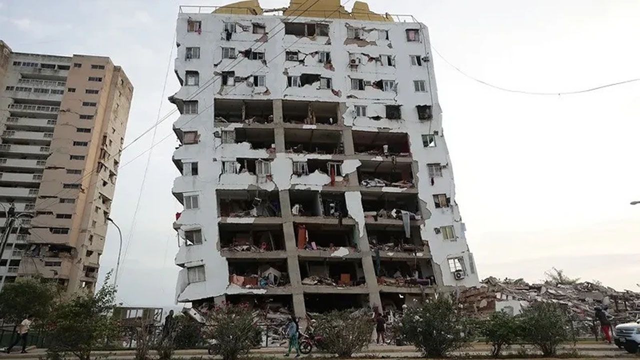 Tres hermanos son rescatados con vida tras colapso de edificio en Venezuela