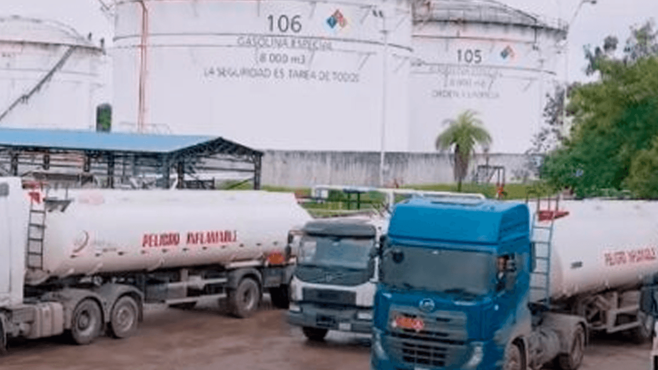 YPFB aclara que deuda de $us 500 millones con proveedores es «flotante» y garantiza fin de las filas en cuatro días