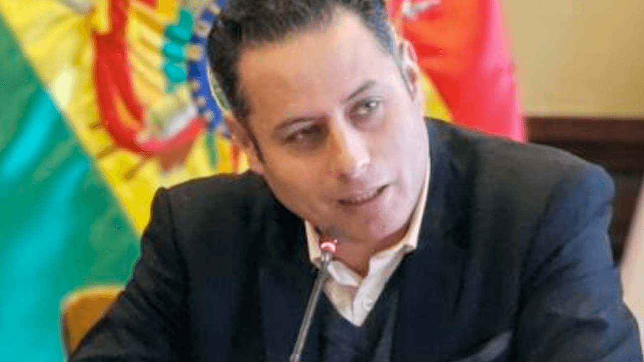 Vicepresidente Lara acusa al ministro de Economía de «cambiar de versión» sobre el supuesto ahorro de la subvención