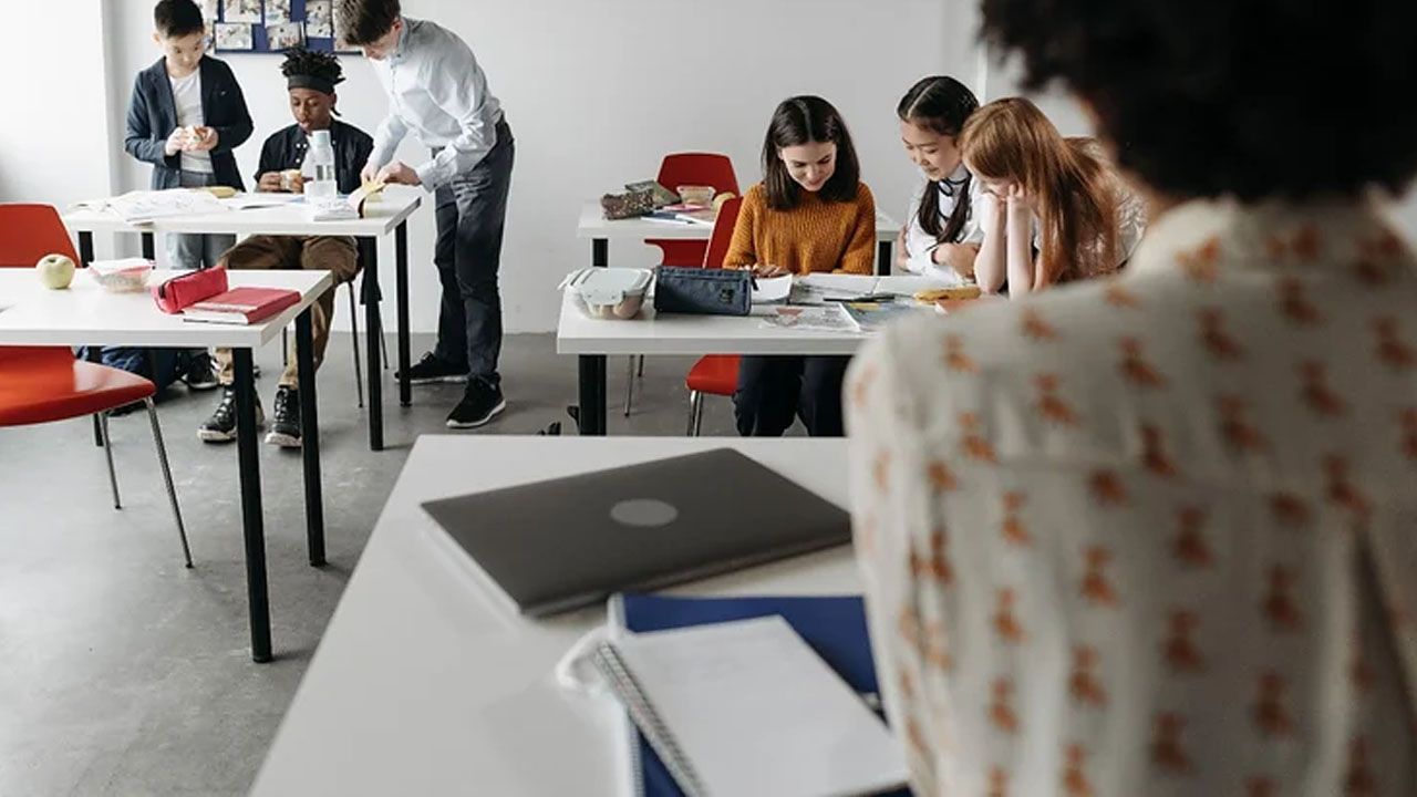 Gobierno desembolsa el Bono de Gestión de Aula para el Magisterio Fiscal