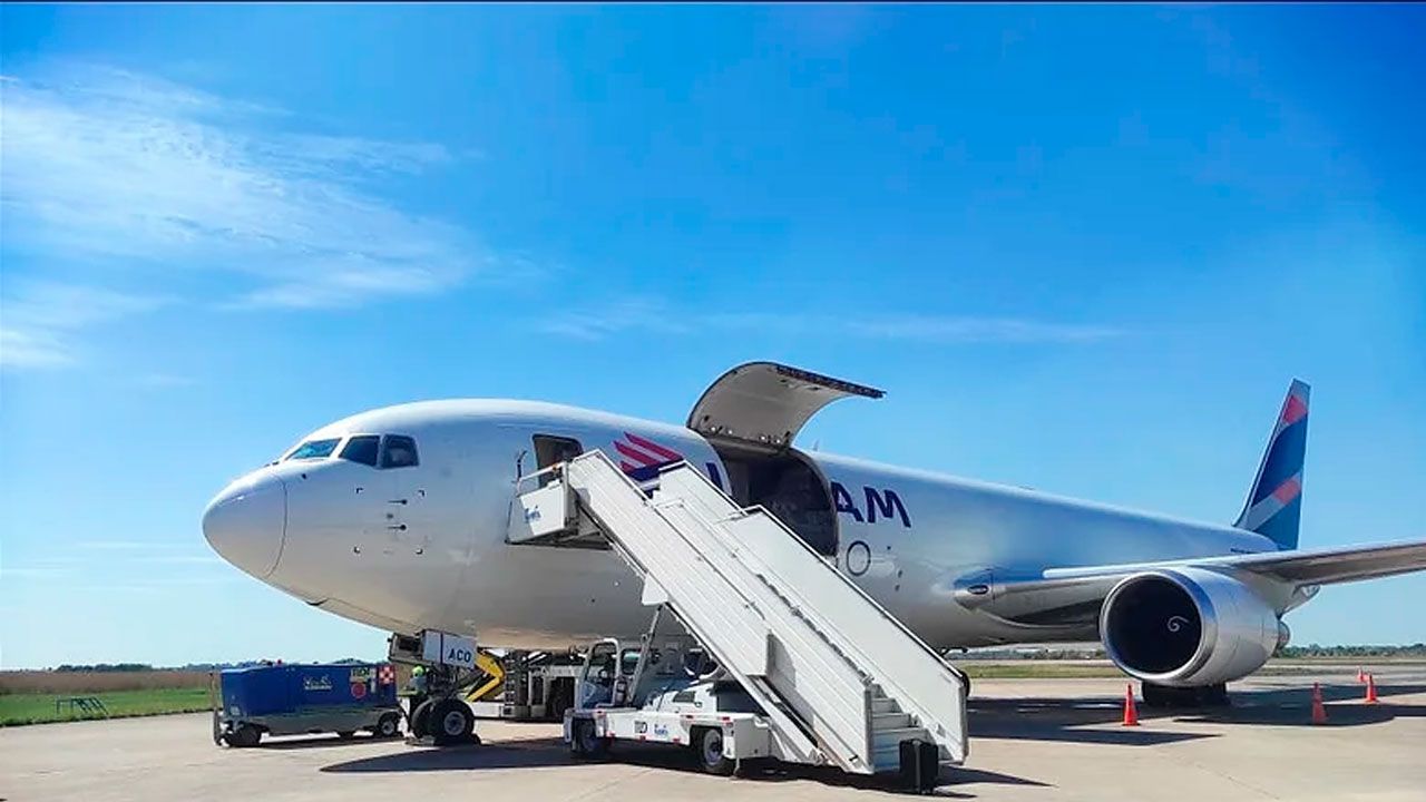 Bolivia estrena vuelo de carga desde miami y fortalece su conexión logística