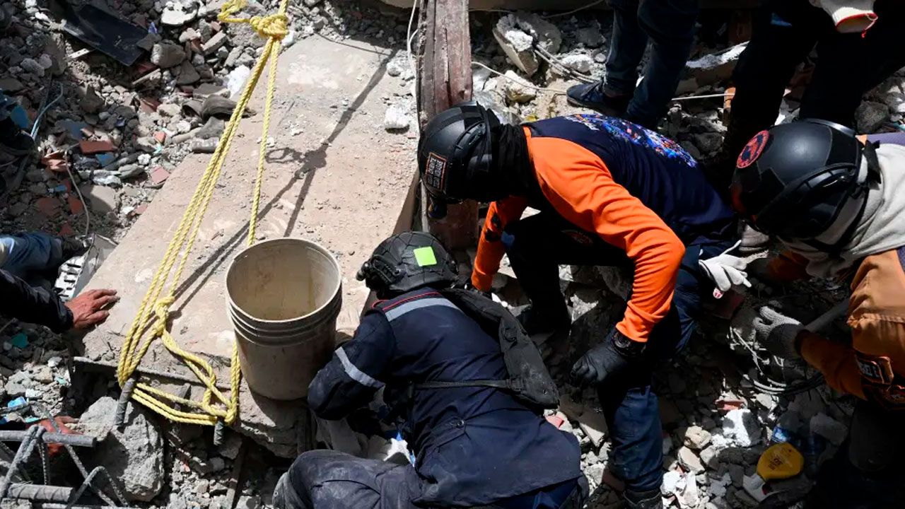 Rescatistas ven pocas posibilidades de hallar sobrevivientes en la guaira