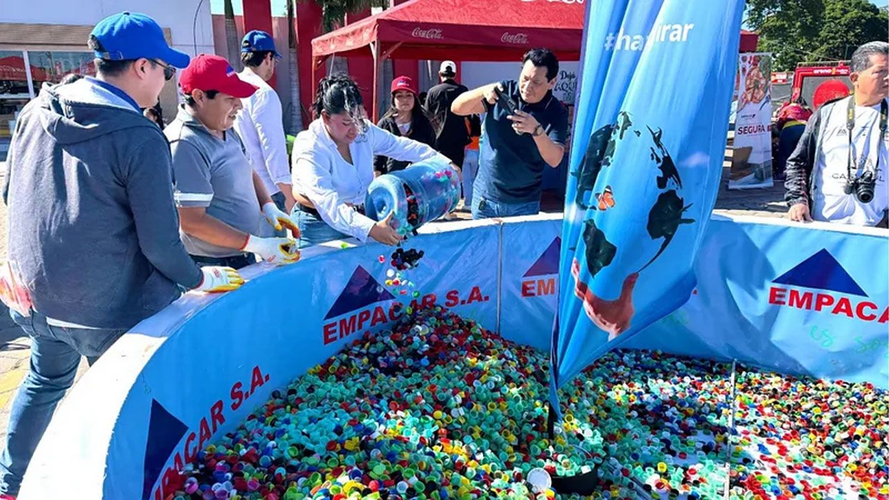 Tapatón reúne miles de tapitas para niños del Oncológico