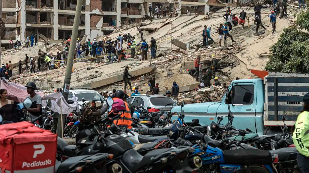 Asciende a 1.719 la cifra de fallecidos por el doble terremoto en venezuela  