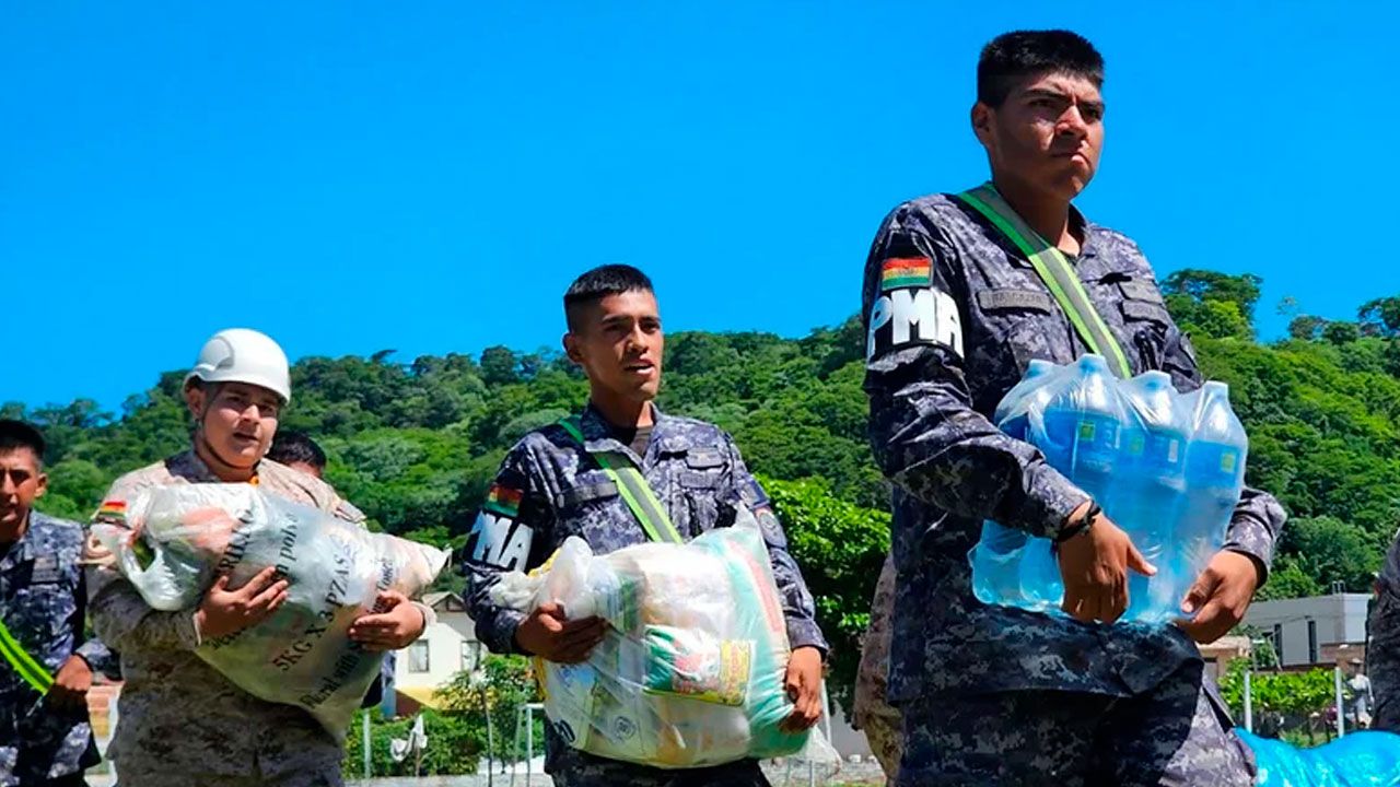 Bolivia envía ayuda humanitaria y rescatistas a Venezuela