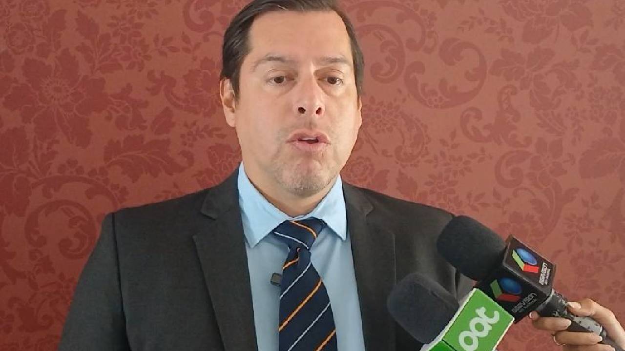 Abogado Martin Camacho denuncia que no se le permiten visitas al gobernador Luis Fernando Camacho