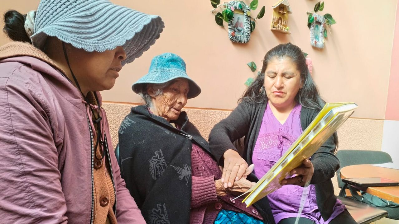 Adulta mayor de 85 años es reencontrada con su familia en Villa Ingenio