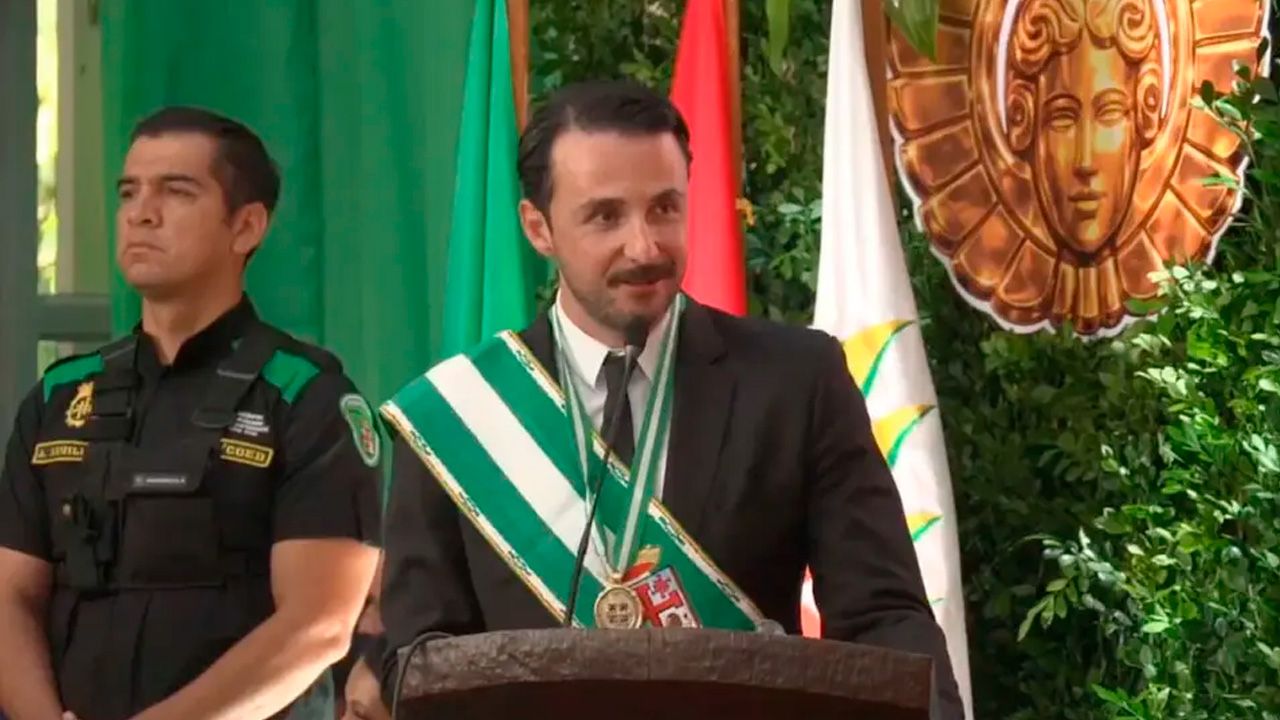 JP Velasco descarta responder a cuestionamientos políticos