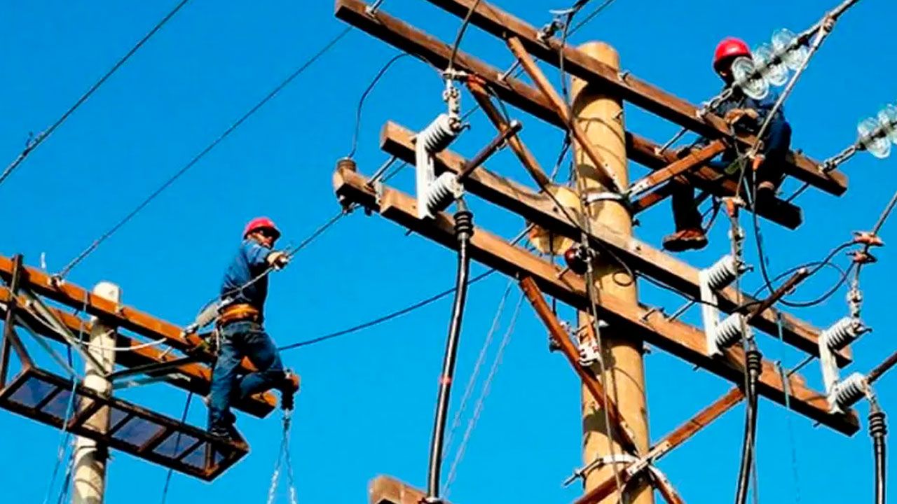 Gobierno amplía al 5% el límite para la variación mensual de las tarifas eléctricas