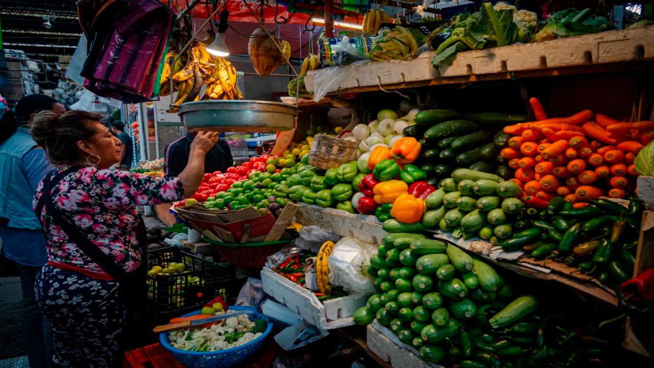 Heladas elevan el precio de verduras en Cochabamba, tomate alcanza hasta Bs 110 la caja