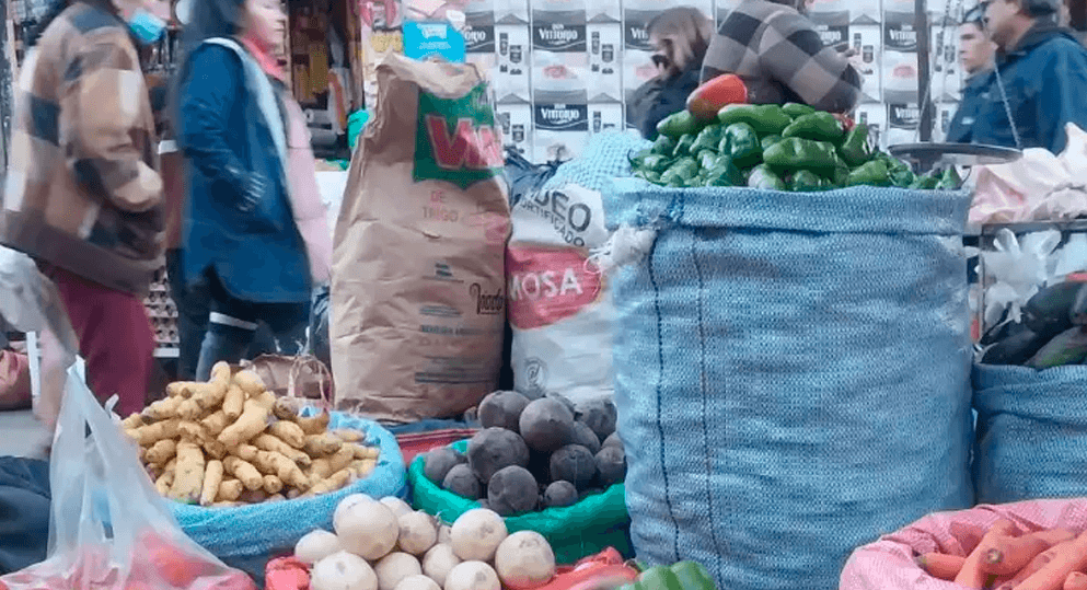 Heladas elevan el precio del tomate y otras verduras en Cochabamba