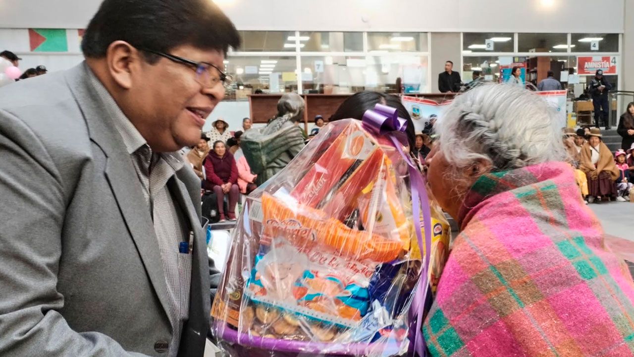 Alcalde de el alto impulsa aportes voluntarios para entregar víveres a familias vulnerables