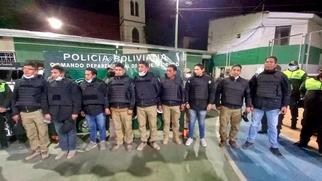Exfuncionarios procesados vuelven a la Aduana