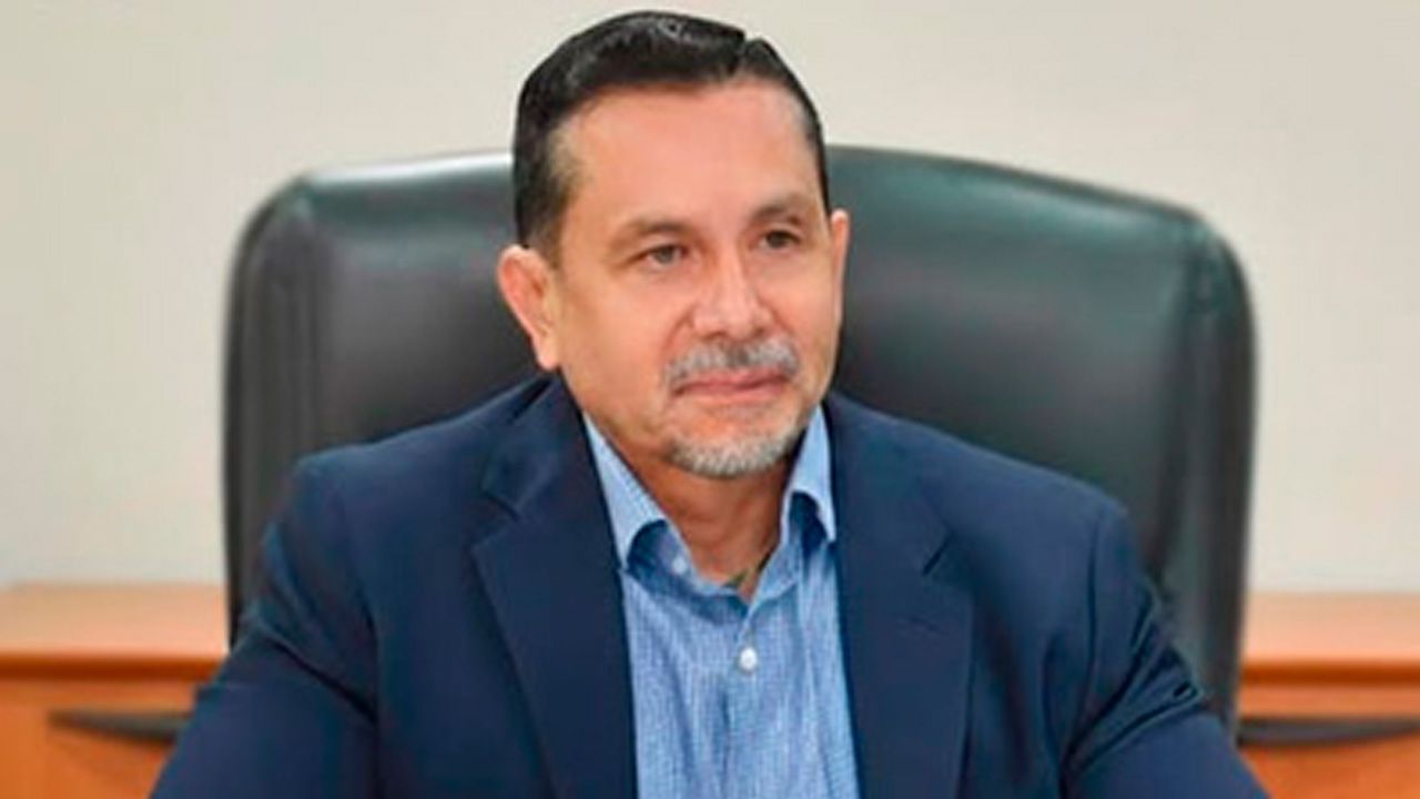Cuestionan al presidente de la Aduana por presuntas irregularidades