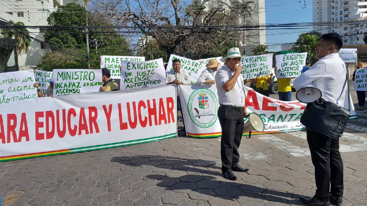 Maestros urbanos realizan Mitin de protesta: Denuncian irregularidades en el examen de ascenso