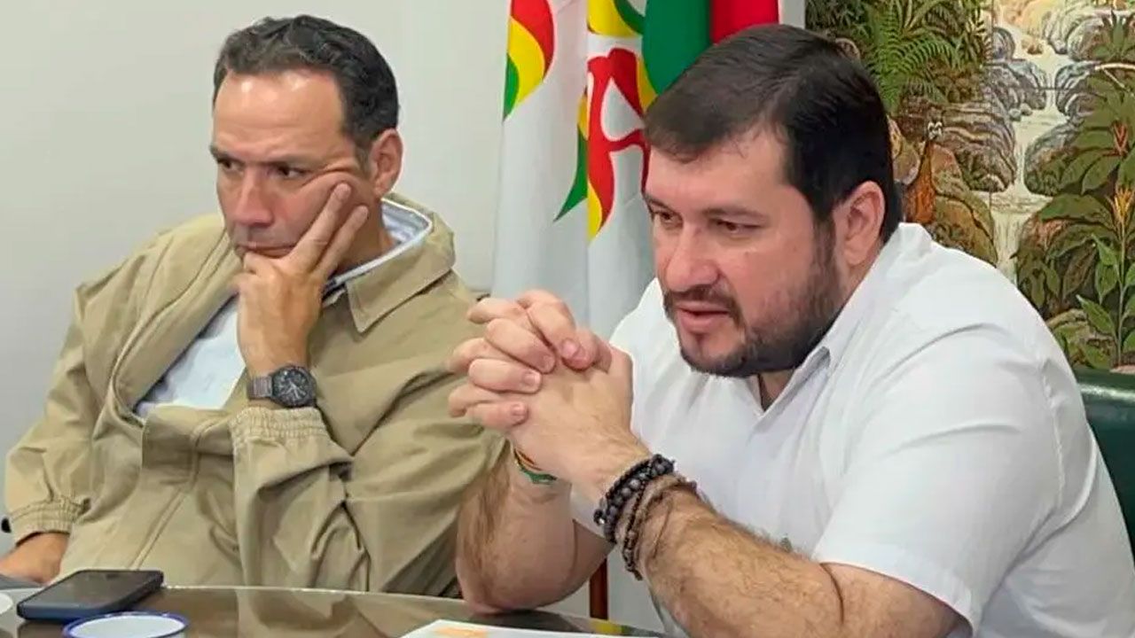 Cívicos piden aprehender a Evo, Salazar y Argollo