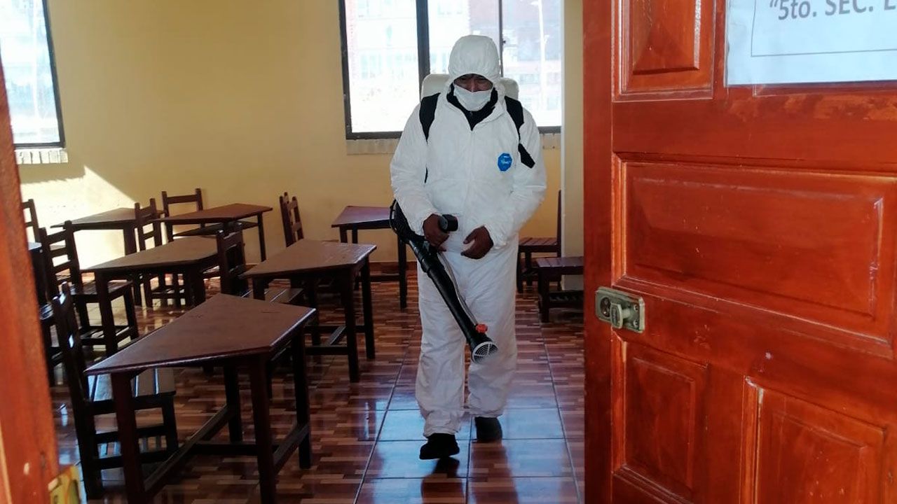 Desinfectan la unidad educativa Calama para reforzar la bioseguridad