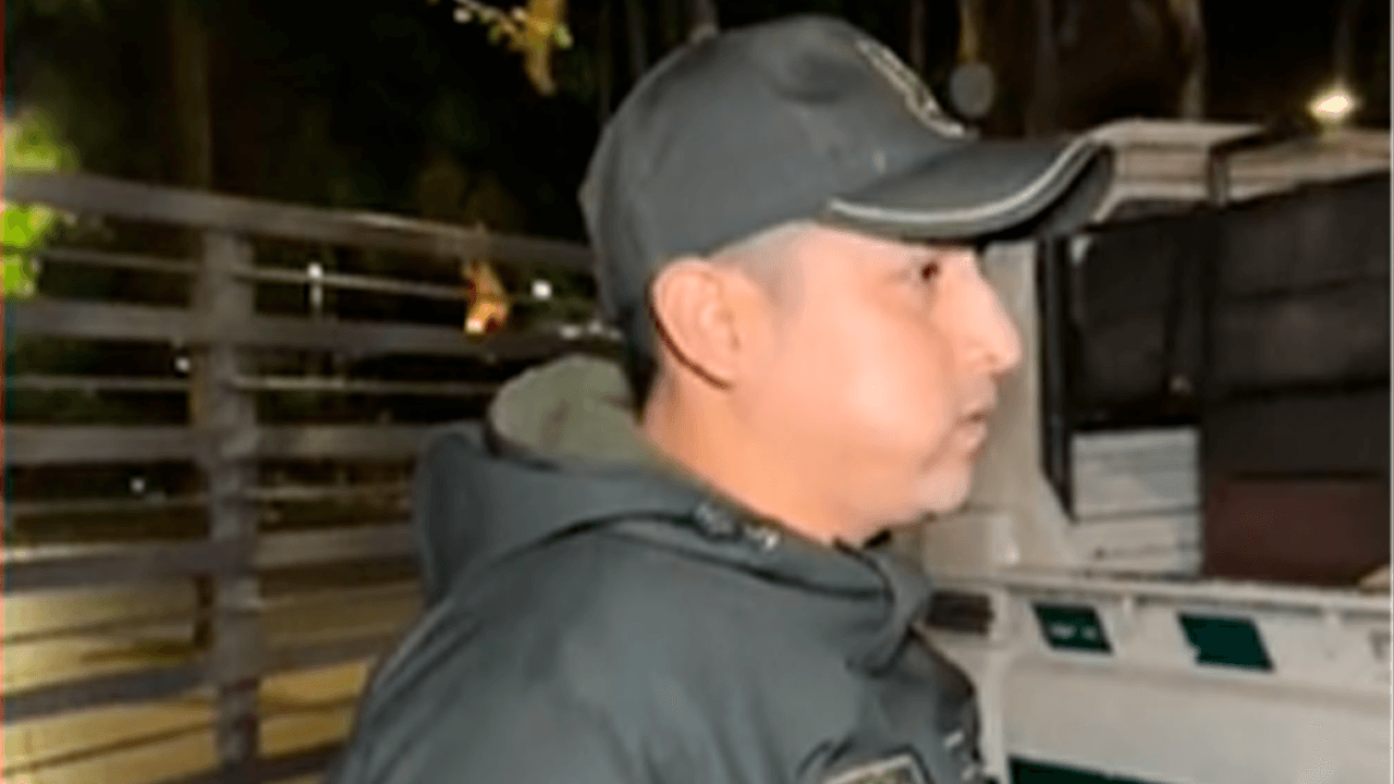  Acusan a dos policías por presunta extorsión en una comisaría de Santa Cruz