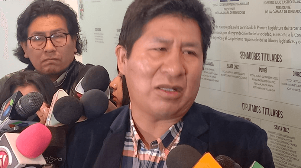 Senador pide que dirigentes y Evo Morales respondan por los bloqueos