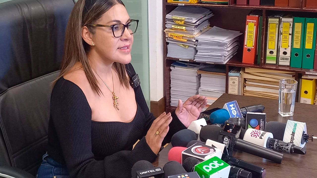 Diputada pide aprehender a Evo Morales tras detención de Salazar