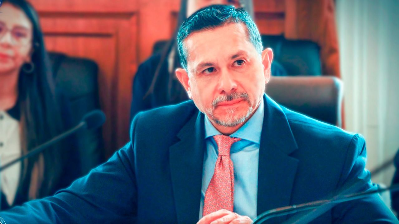 Soto apunta a un diputado por presunta extorsión