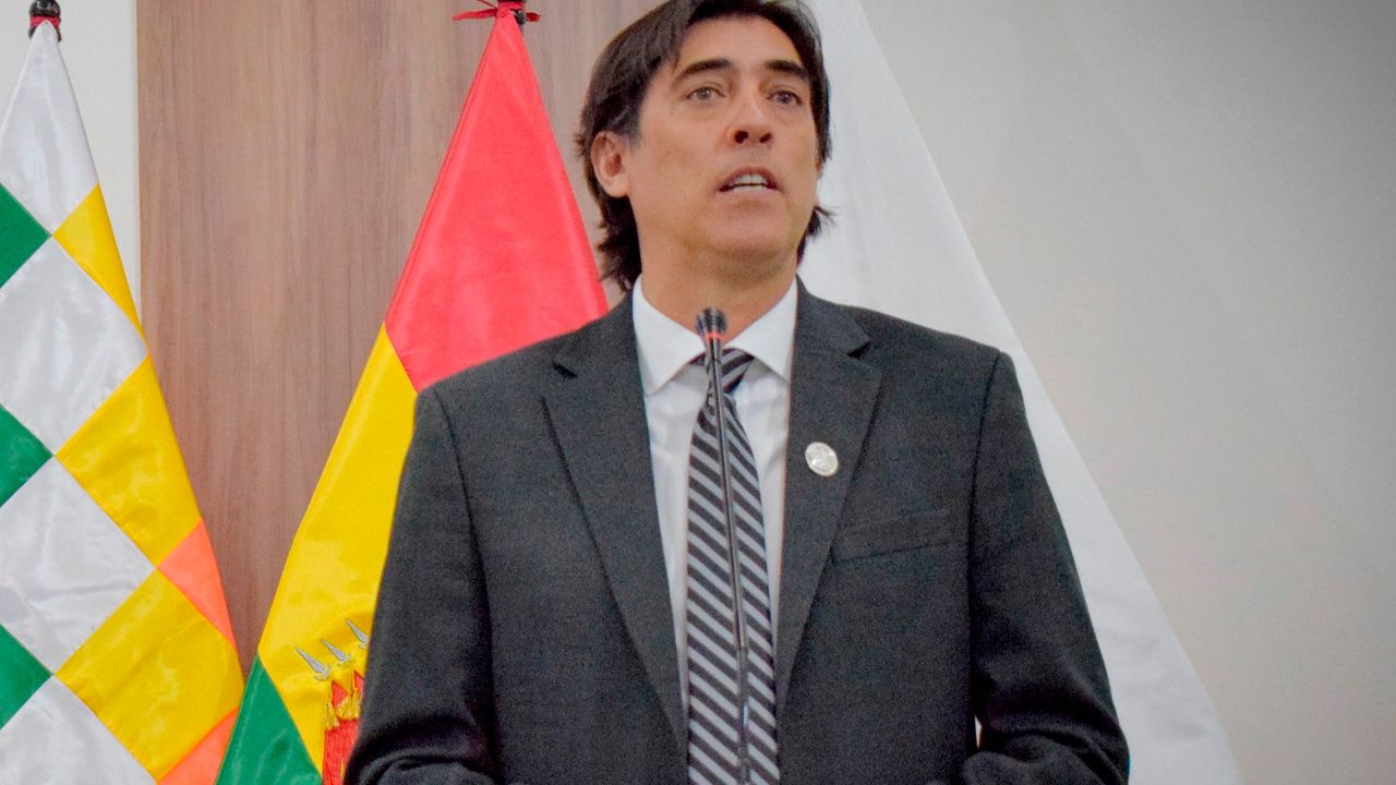 Zamora advierte con apartar a quienes no aporten