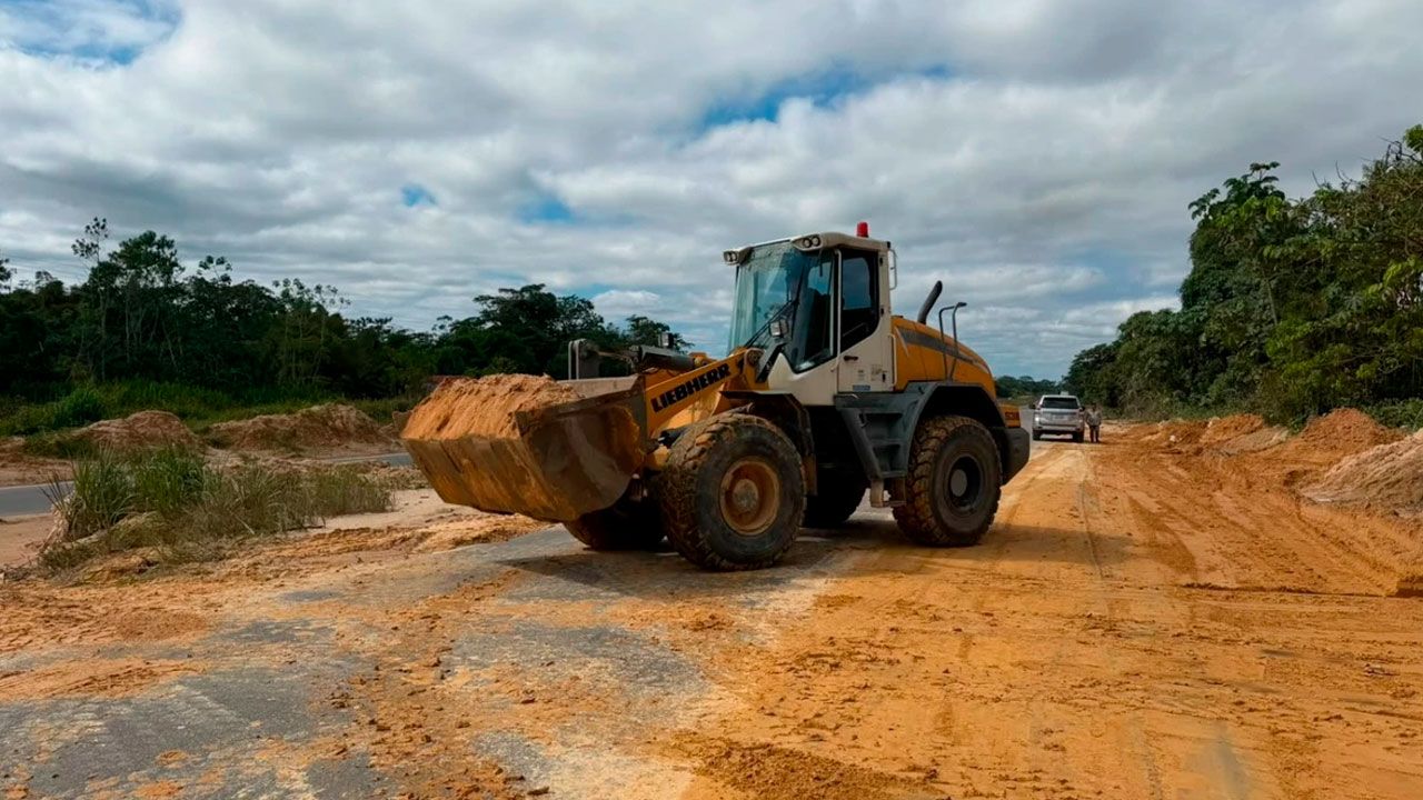 ABC realiza limpieza en Valle Hermoso para mejorar la transitabilidad