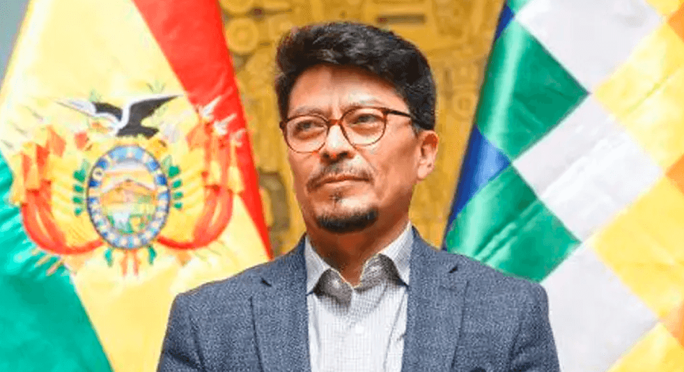 Aramayo asume interinamente el Ministerio de Defensa