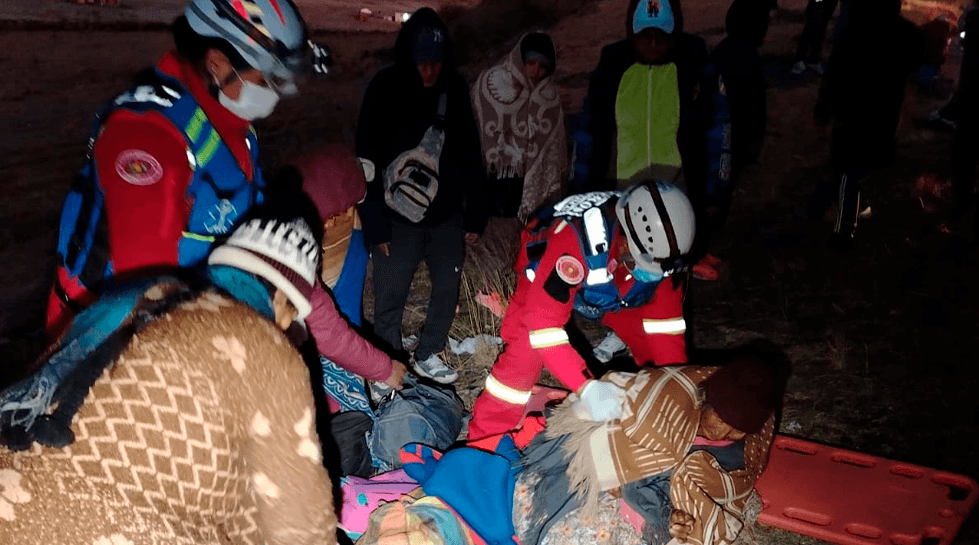 Fatal accidente deja dos fallecidos y 23 heridos en la carretera La Paz–Achacachi