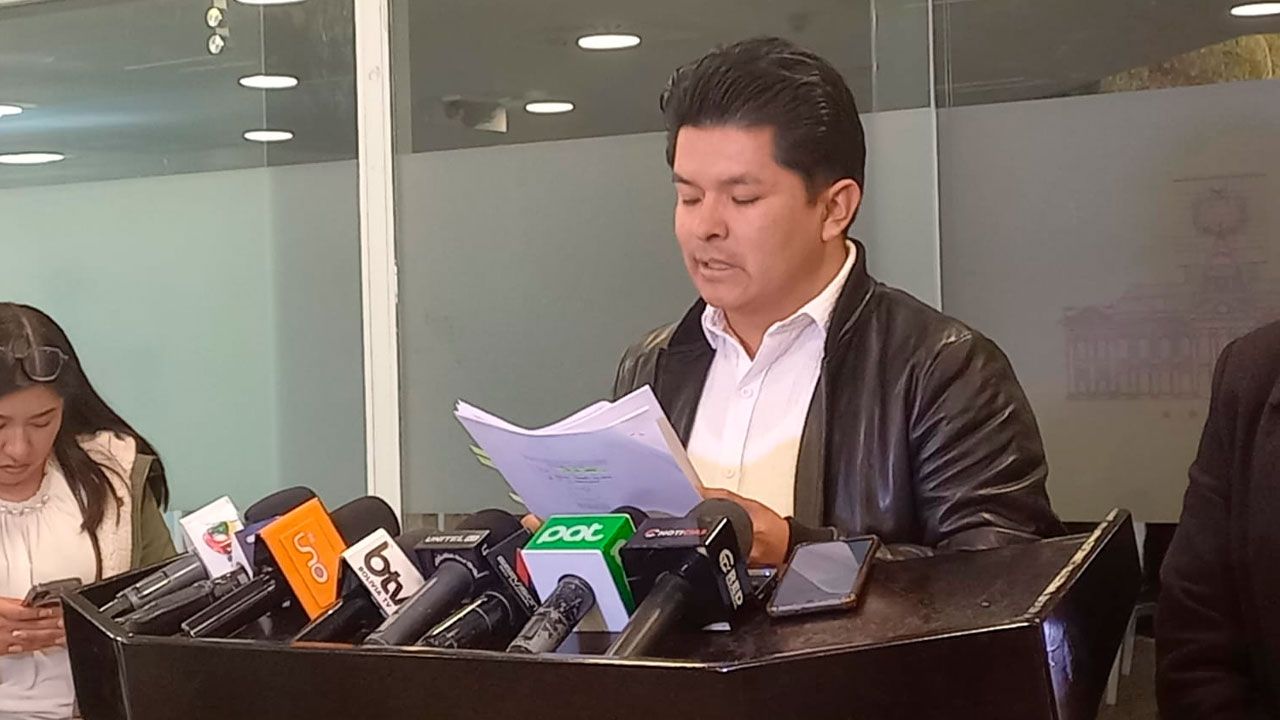 Veliz pide que un representante indígena u originario asuma el ministerio de culturas