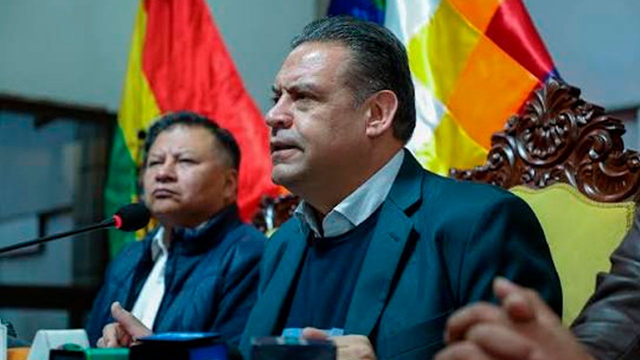 Revilla plantea que una eventual legalización de autos 'chutos' sea la última