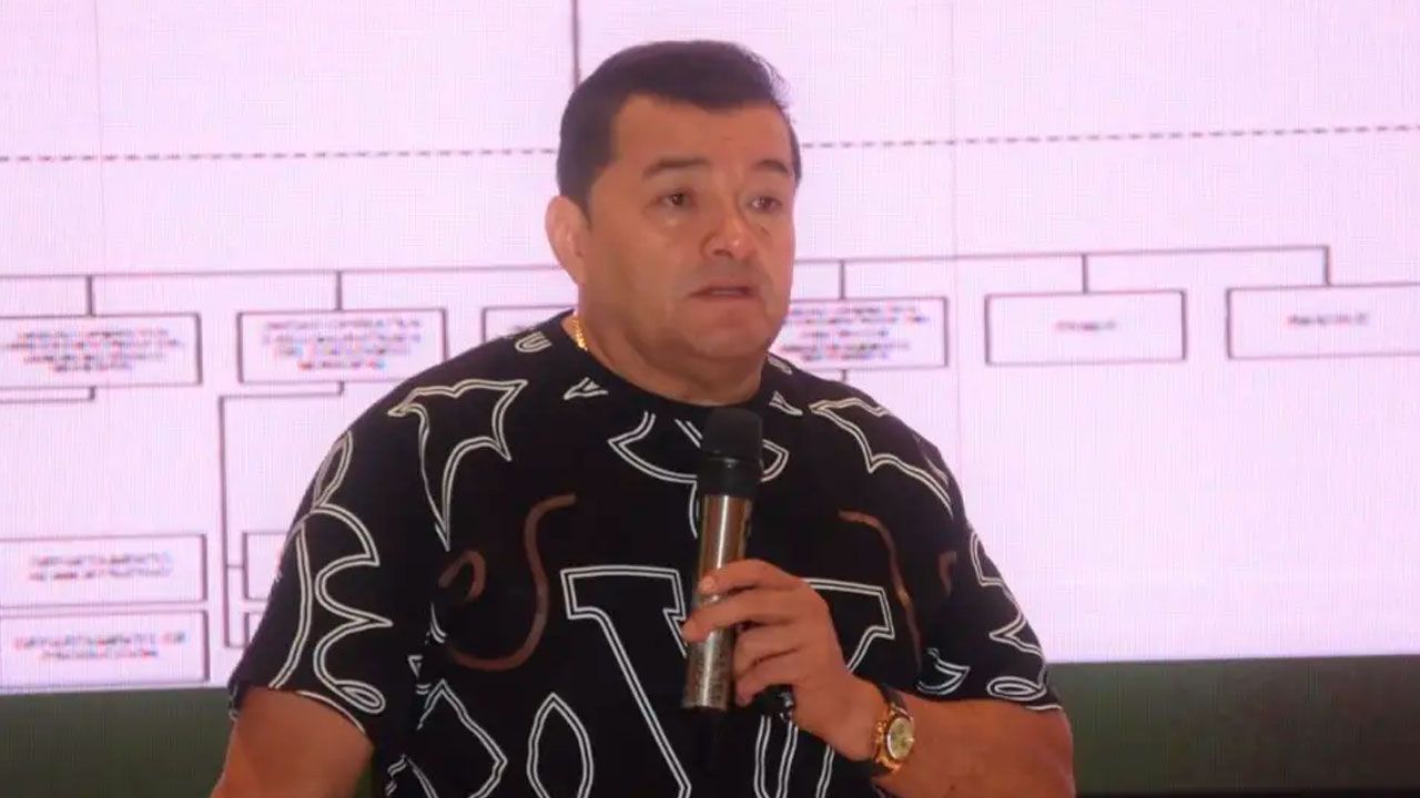 Disponen congelamiento de cuentas y alerta migratoria contra Jhonny Fernández