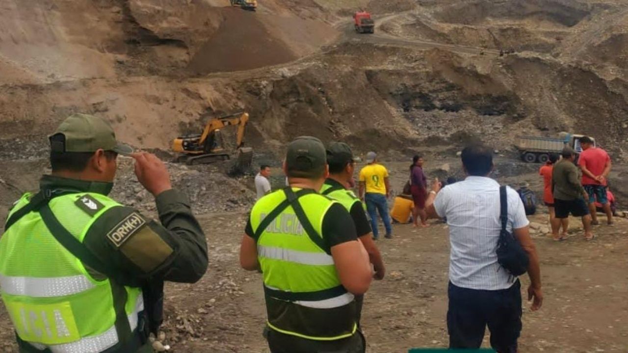 Seis barranquilleros mueren tras derrumbe de un cerro en Mapiri   