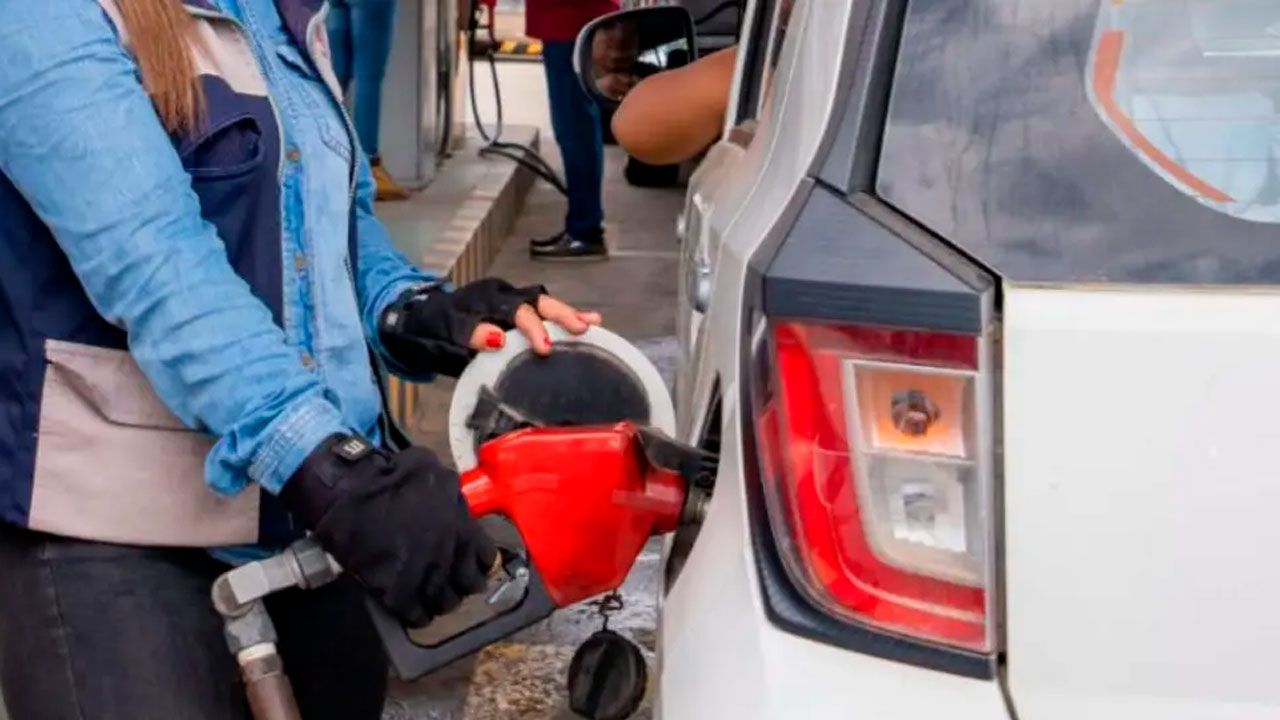 YPFB prevé que las filas por combustible disminuyan en los próximos cuatro días