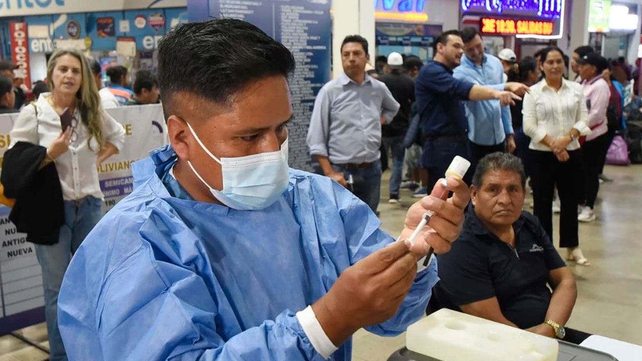 Habilitan punto de vacunación contra la influenza en la Terminal Bimodal