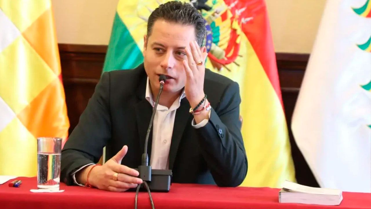Lara propone que las entrevistas para elegir al nuevo gerente de BoA sean públicas y en vivo