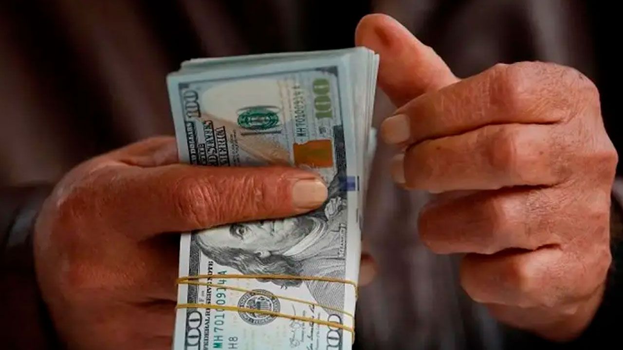 Subida del dólar: Ministro estima que en “dos o tres semanas” se estabilice el tipo de cambio en Bolivia